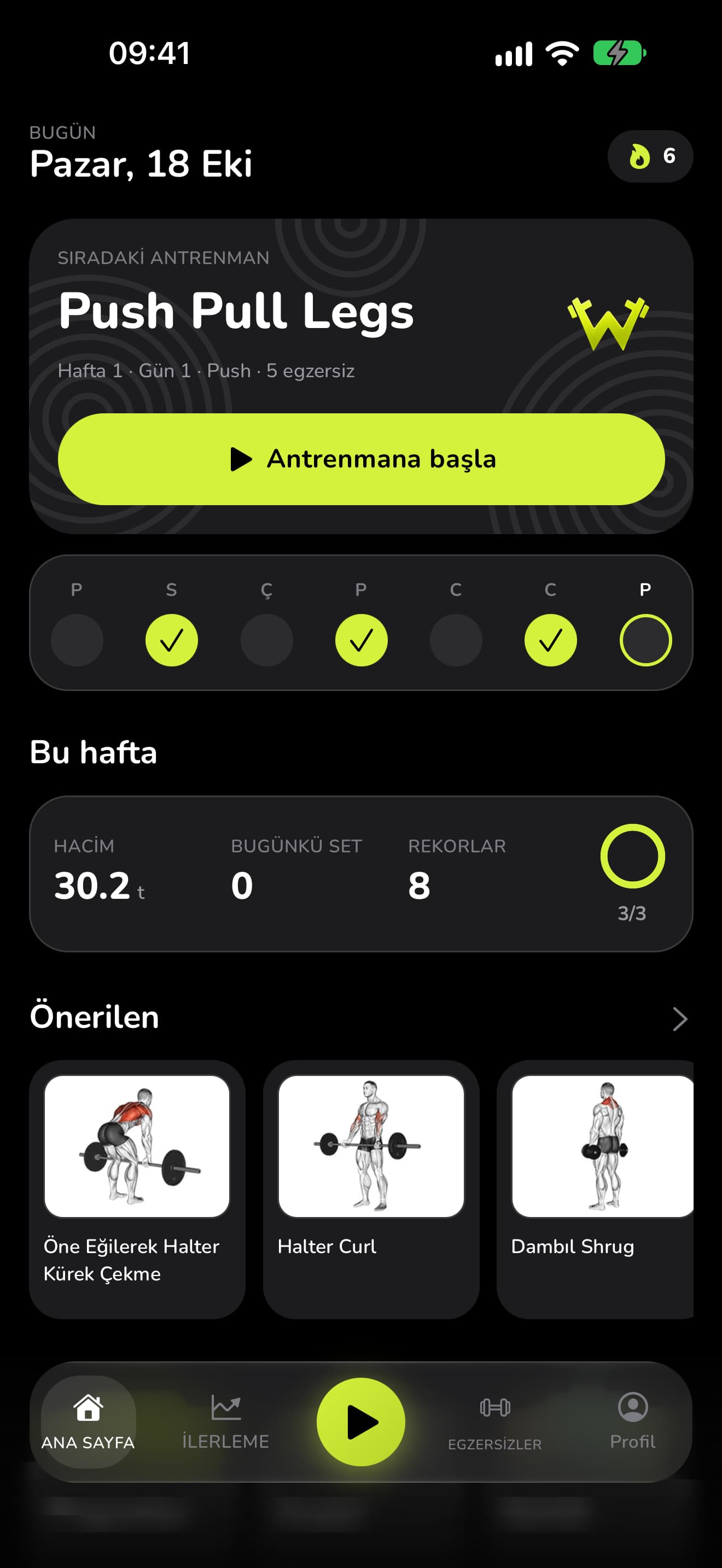 WaveFit ana sayfası: sıradaki antrenman Push Pull Legs, Hafta 1 · Gün 1 · Push, haftanın tamamlanan günleri, bu hafta 30,2 t hacim ve 8 rekor, haftalık hedef 3 / 3 ve önerilen egzersizler.