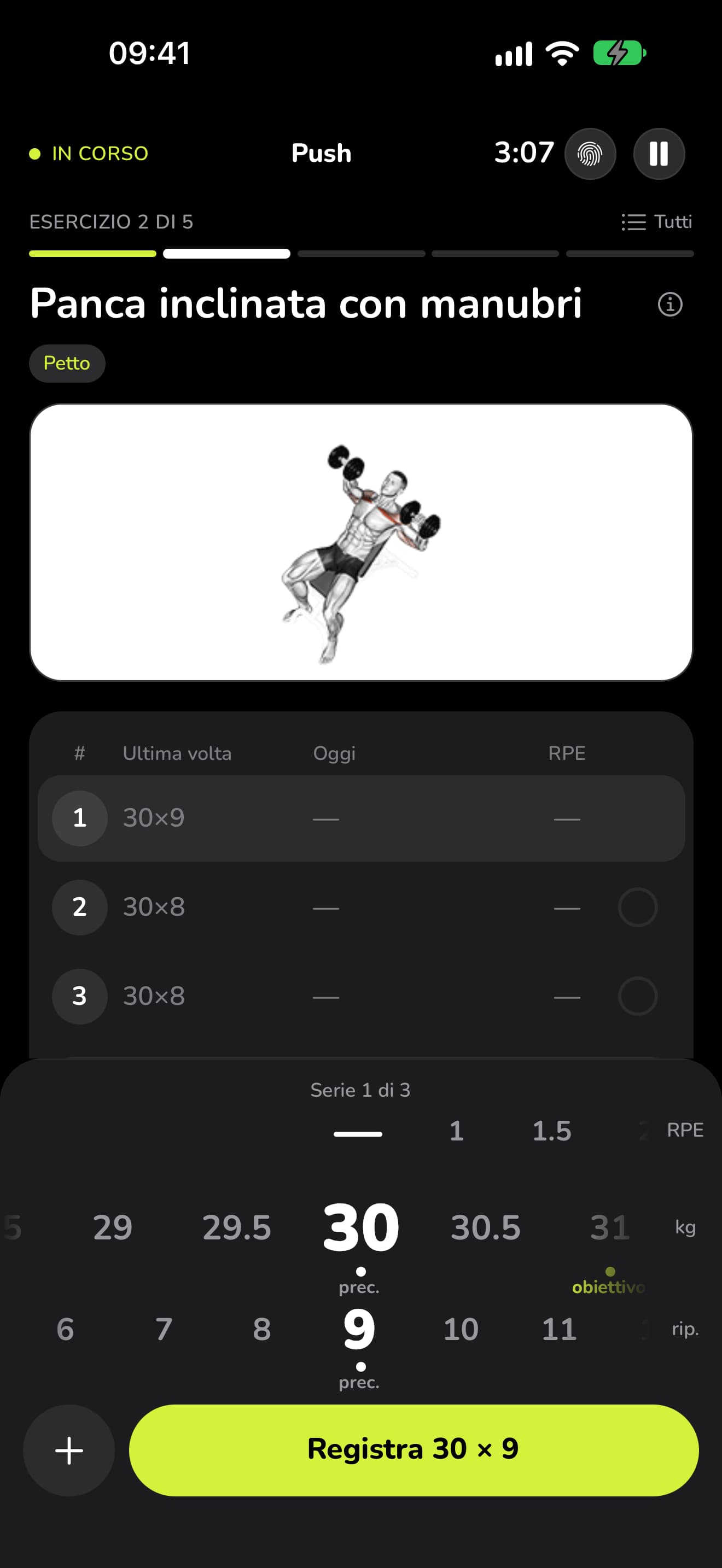 Il secondo esercizio di un allenamento in WaveFit, Panca inclinata con manubri, con la sua animazione e le serie dell'ultima volta.